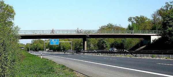 Typical Autobahn Bridge - Photo Credit cdu-nauheim.de- 