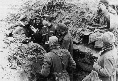 Field Commanders discussing a Desperate Situation - Photo Credit: softairmania.it