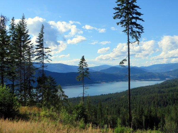 One could hike to this fantastic viewpoint in abt. 2 hours.