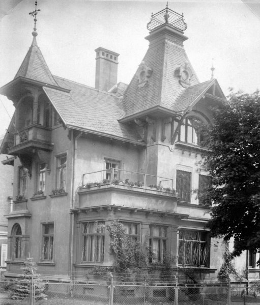 Das Elternhaus an der Reinhardsbrunner Straße