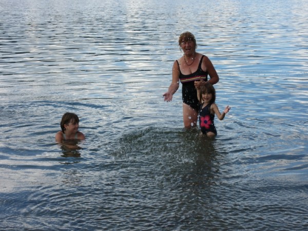 Splashing Contest with Biene at Taite Creek